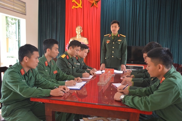 Công việc trong ngày được các cấp chỉ huy giao ban, hội ý rút kinh nghiệm kịp thời.